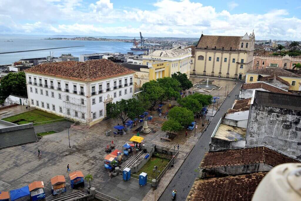 Gastronomia de matriz africana, tradição oral e receitas centenárias transformam mercados, feiras e terreiros em polos de experiência